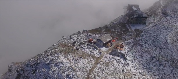 slechtziende-george-klein-filmt-met-drone-op-berg-eggishorn-zwitserland-top-2015